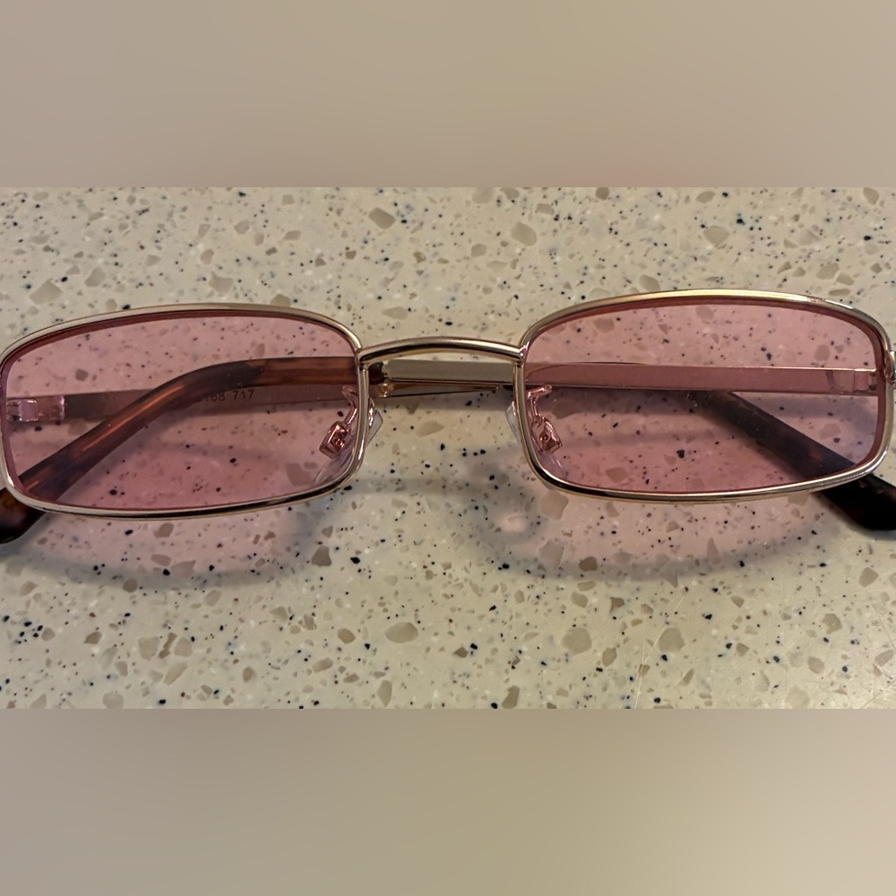 New QUAY pink Rectangular Sunglasses - image 1